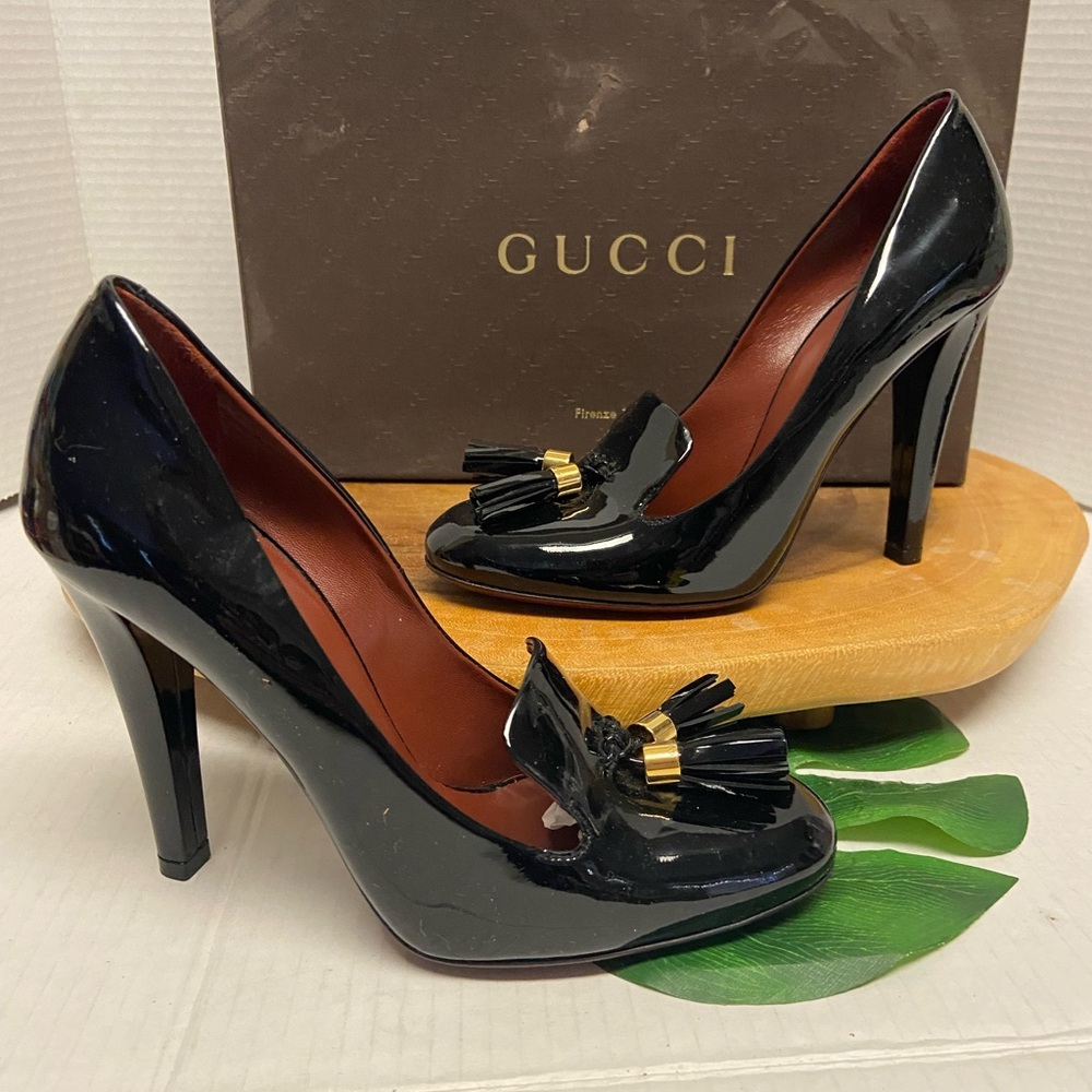 GUCCI Patent Leather Tasseled Heels